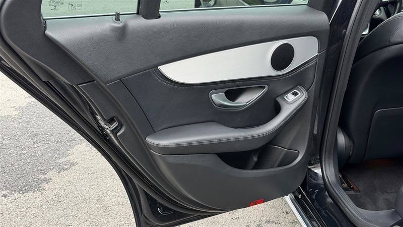 Used 2015 Mercedes-Benz C 300 Sedan image 41