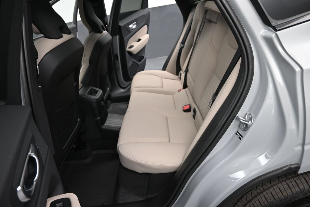 New 2026 Volvo XC60 T8 Plus w/ Climate Package PRO AWD/4WD image 13