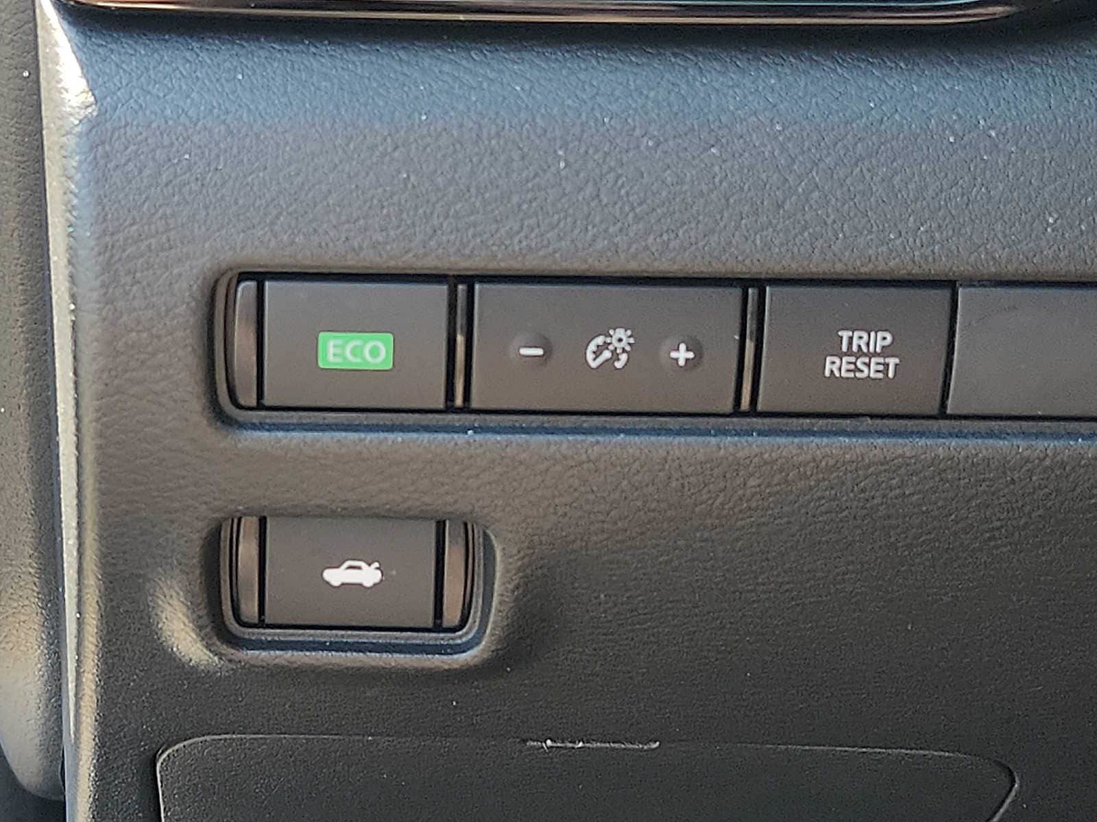 Certified 2025 Nissan Sentra SV w/ SV Premium Package FWD image 25