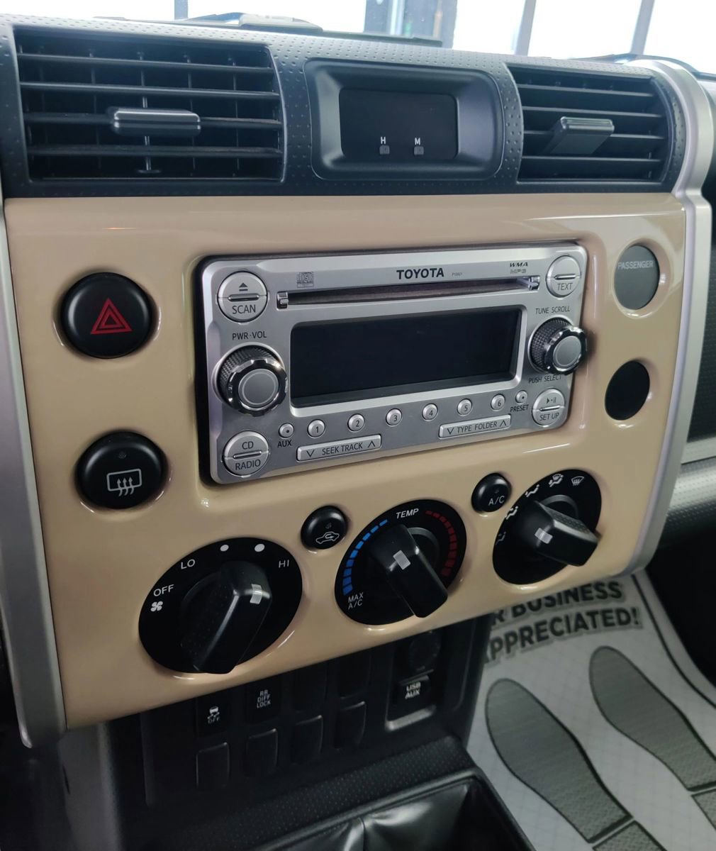 Used 2014 Toyota FJ Cruiser 4WD w/ Convenience Package image 18