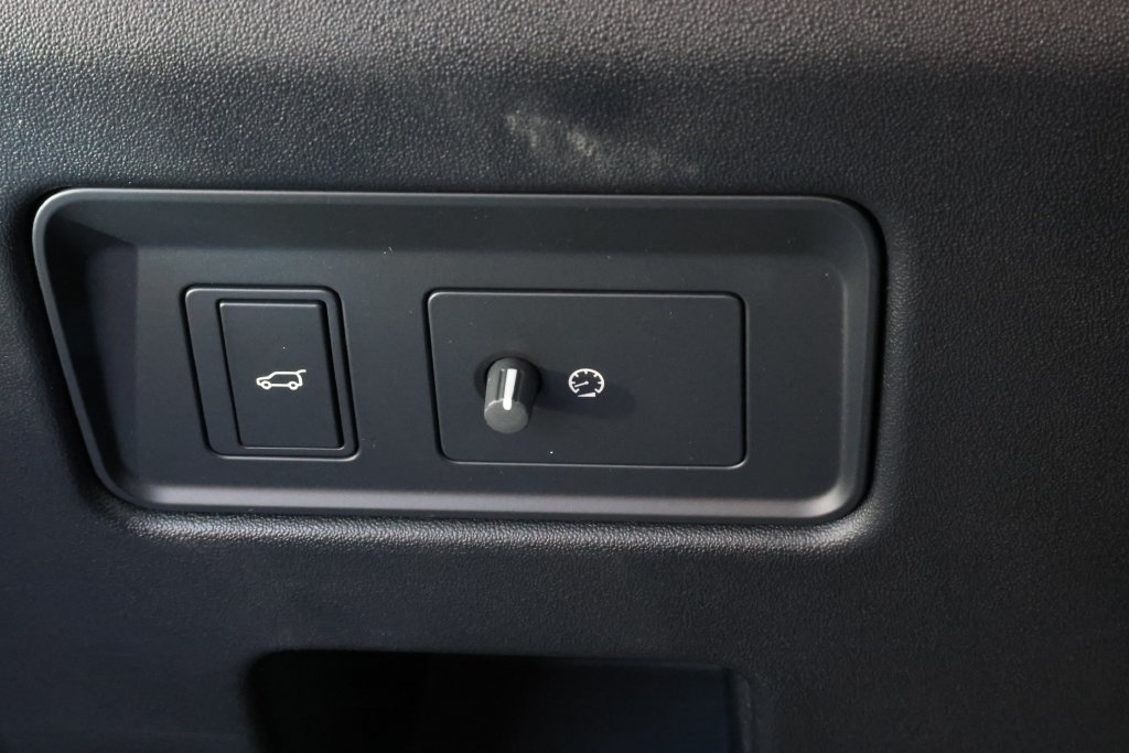 New 2026 Land Rover Discovery S AWD/4WD image 10