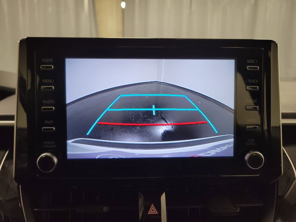 Used 2020 Toyota Corolla LE image 19