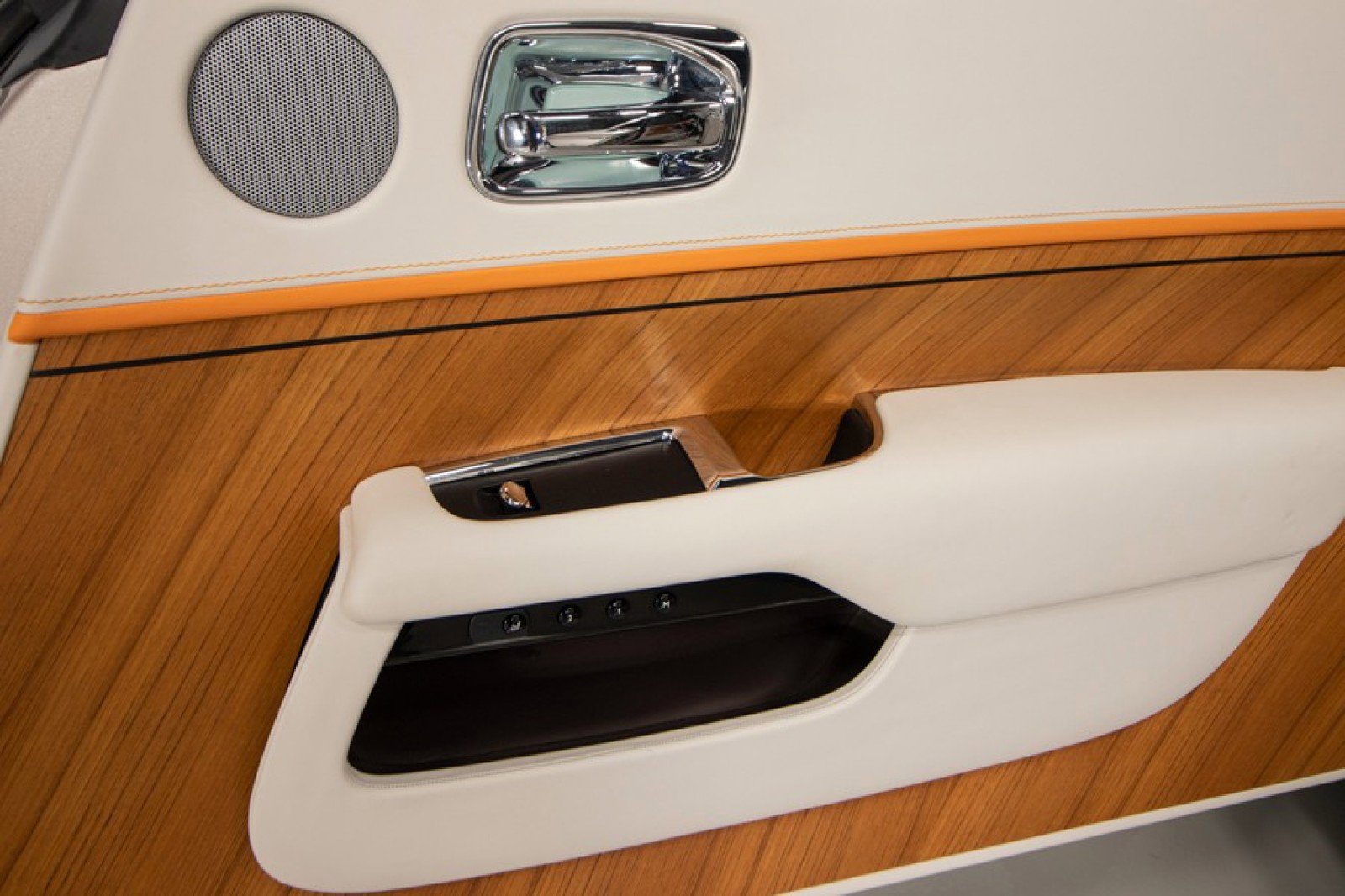 Used 2019 Rolls-Royce Dawn image 45