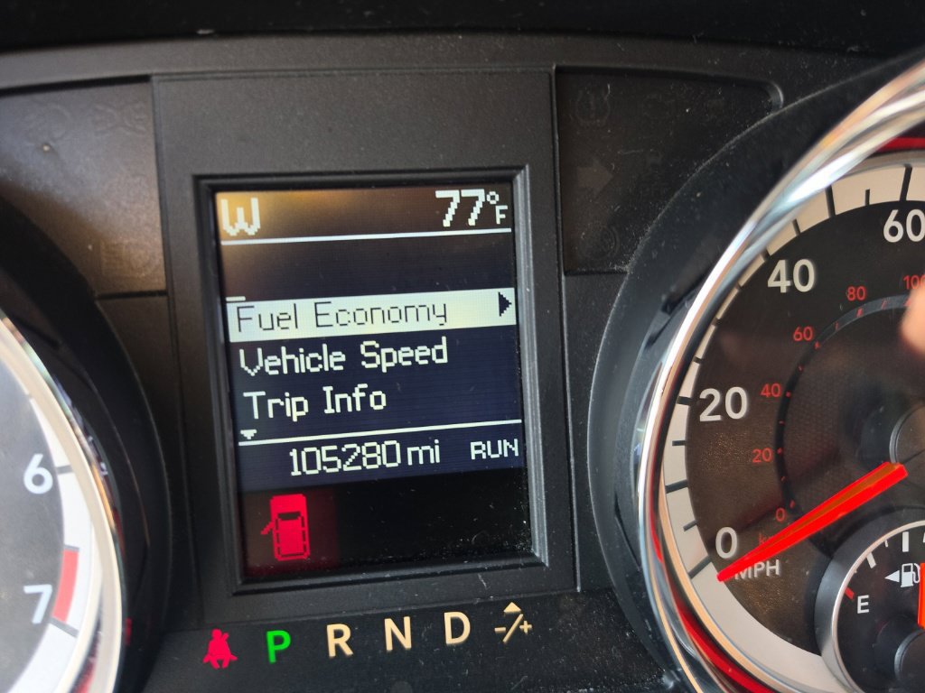 Used 2015 Dodge Grand Caravan SXT w/ Rear Park Assist Package FWD image 15
