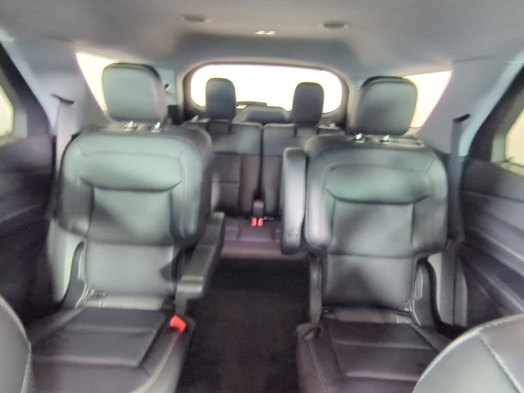 Certified 2022 Ford Explorer XLT w/ Equipment Group 202A image 6