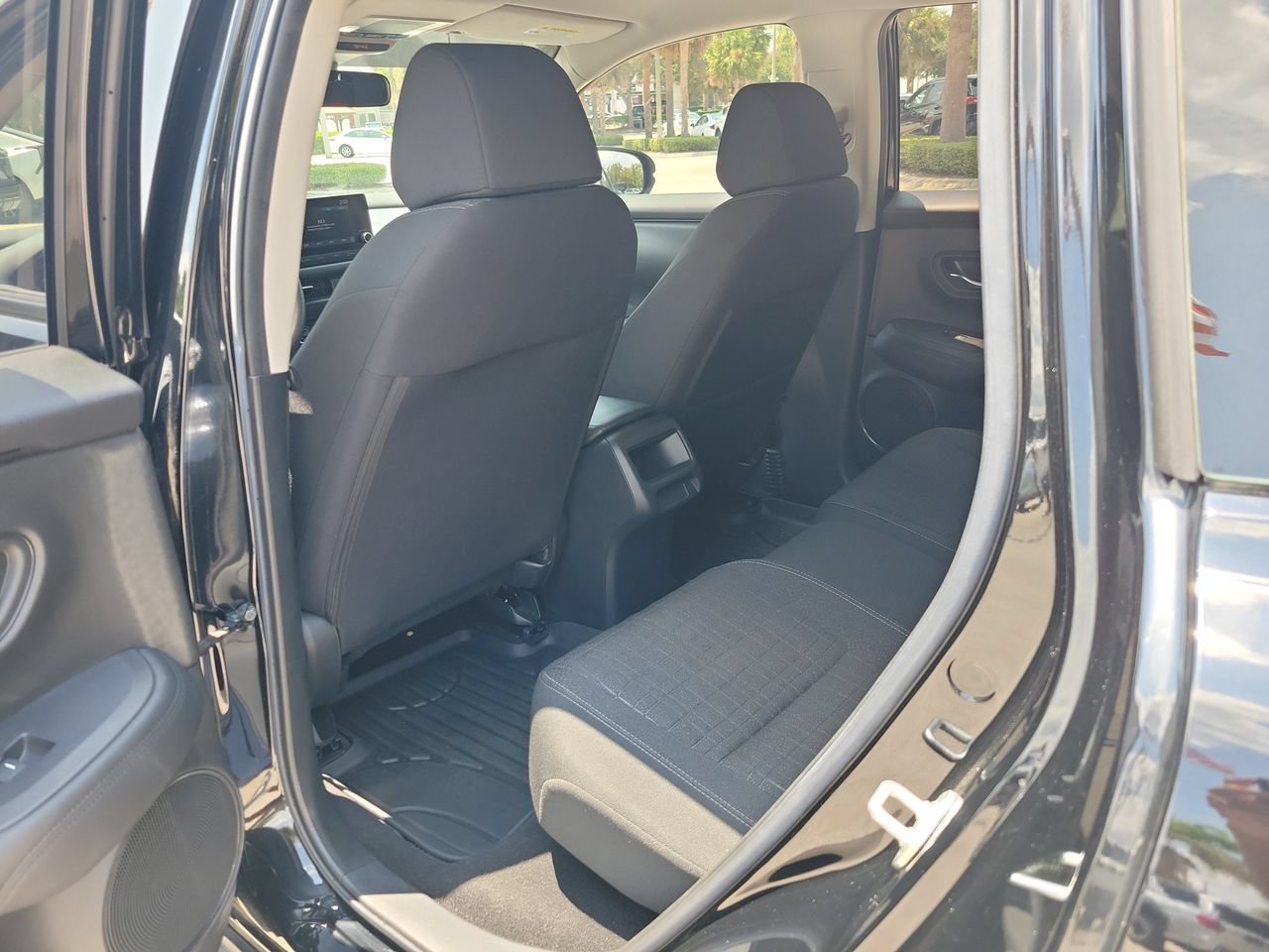 Used 2023 Honda HR-V LX image 8