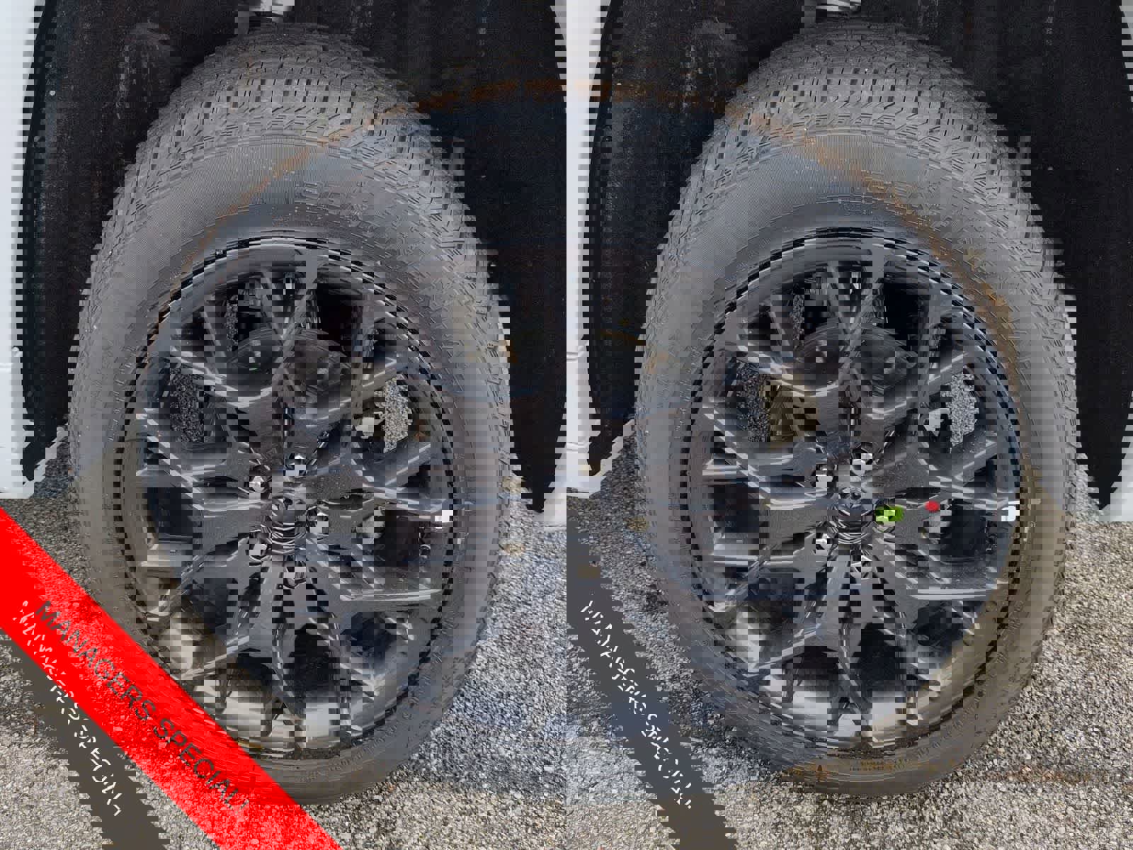 New 2025 Jeep Grand Cherokee Summit image 14