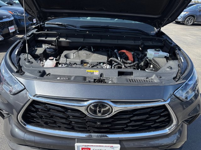 Used 2025 Toyota Highlander Platinum image 36