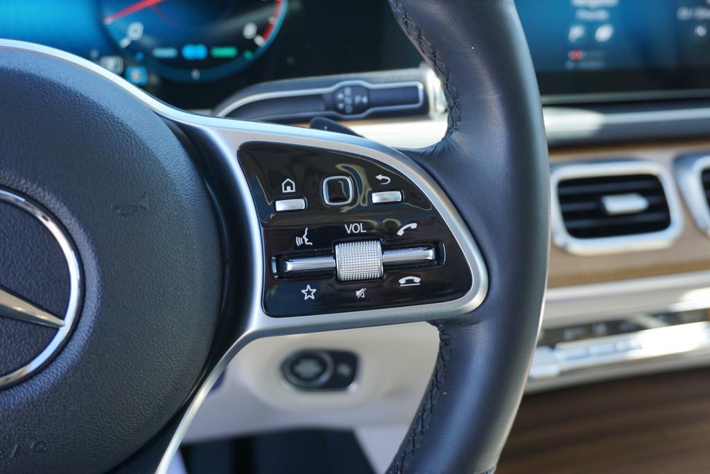 Used 2022 Mercedes-Benz GLS 450 4MATIC image 21