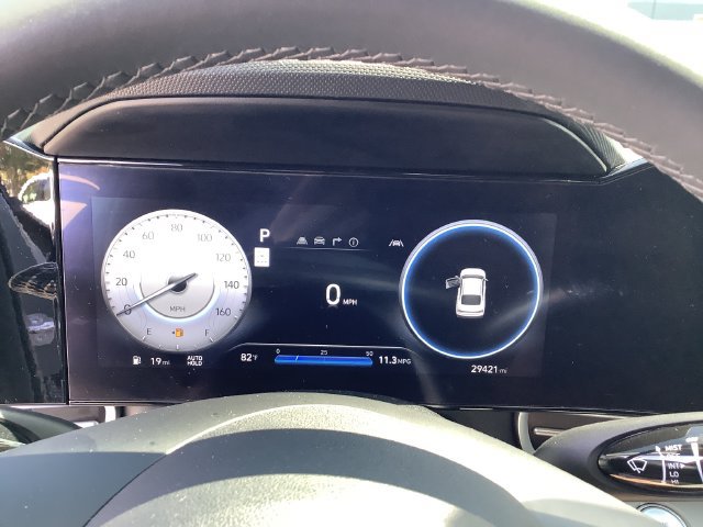 Used 2025 Hyundai Elantra Limited FWD image 14