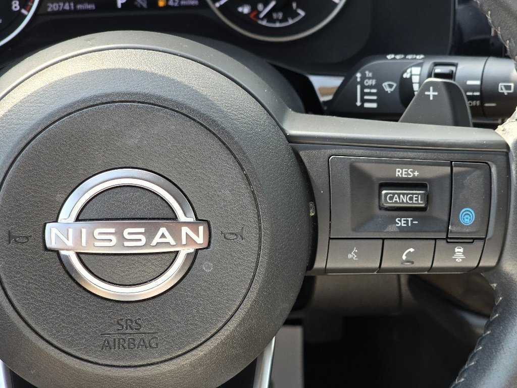 Used 2024 Nissan Pathfinder SV image 16