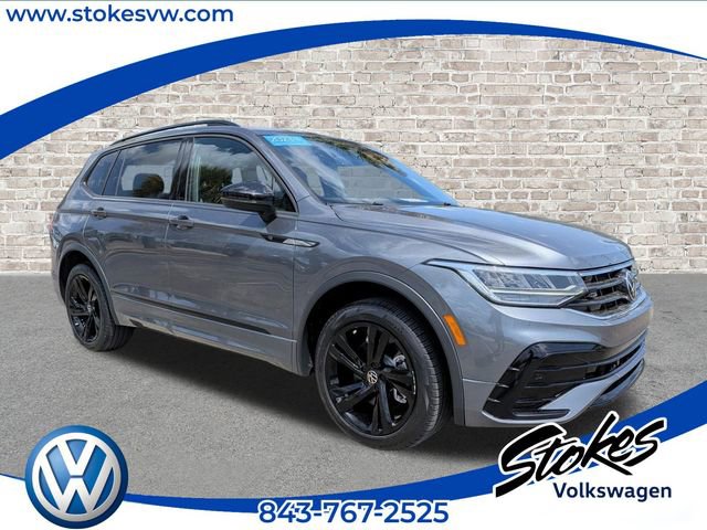 Certified 2023 Volkswagen Tiguan SE R-Line image 1