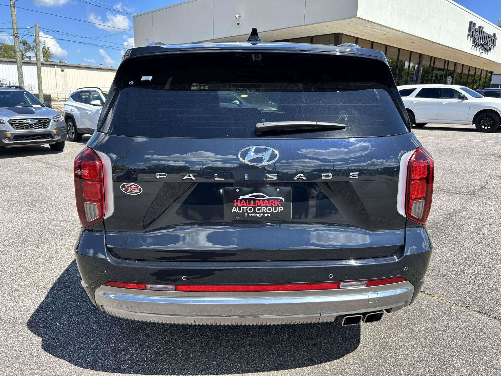 Certified 2025 Hyundai Palisade Calligraphy FWD image 3