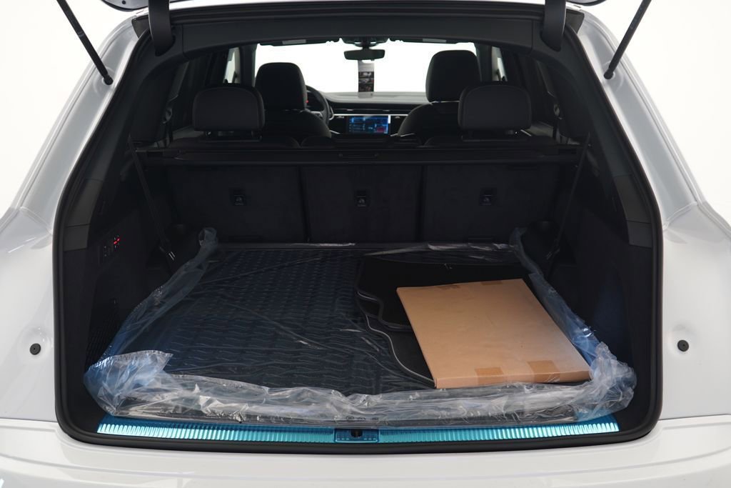 New 2026 Audi Q7 3.0T Premium Plus AWD/4WD image 11