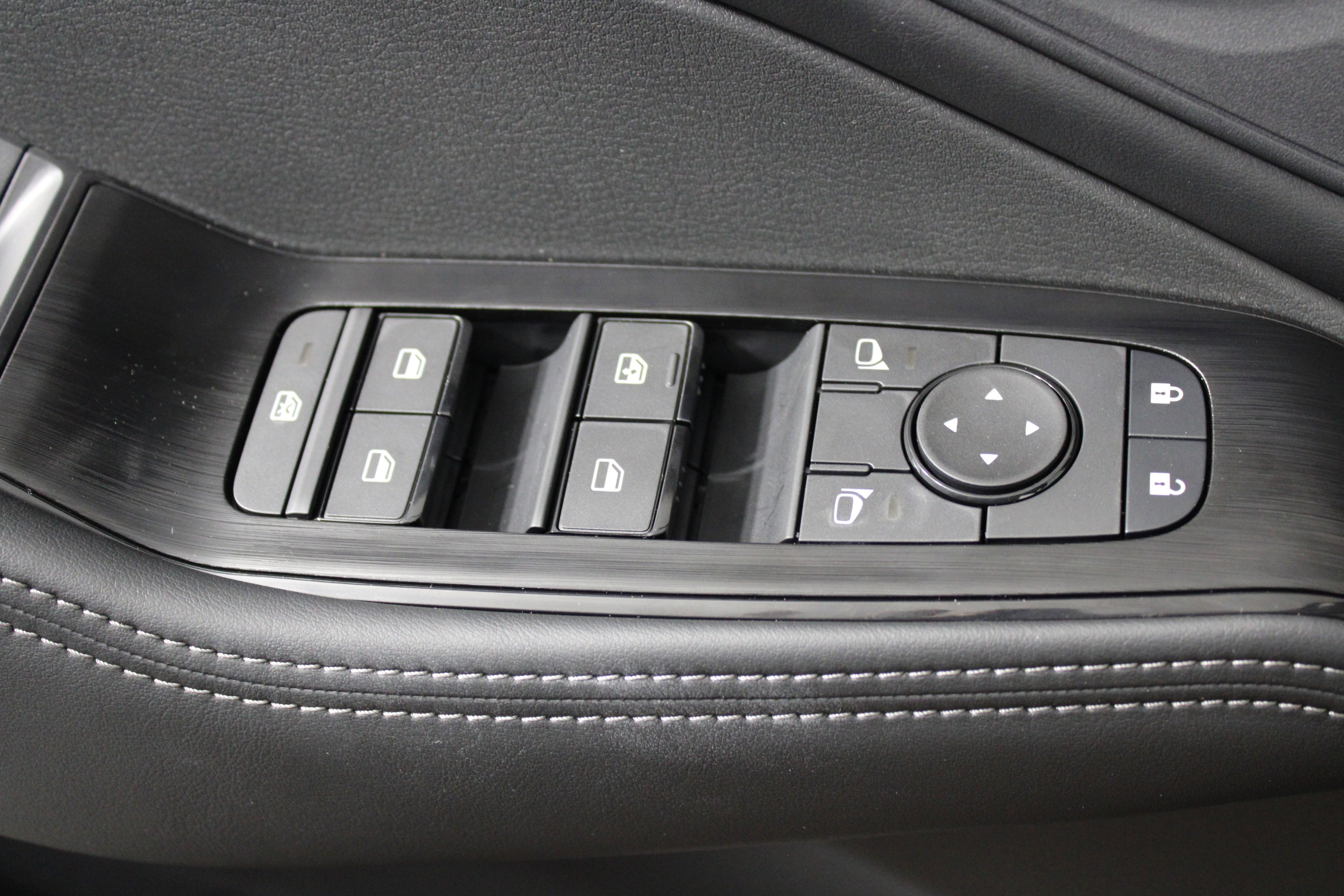 New 2026 Nissan Rogue Dark Armor image 11