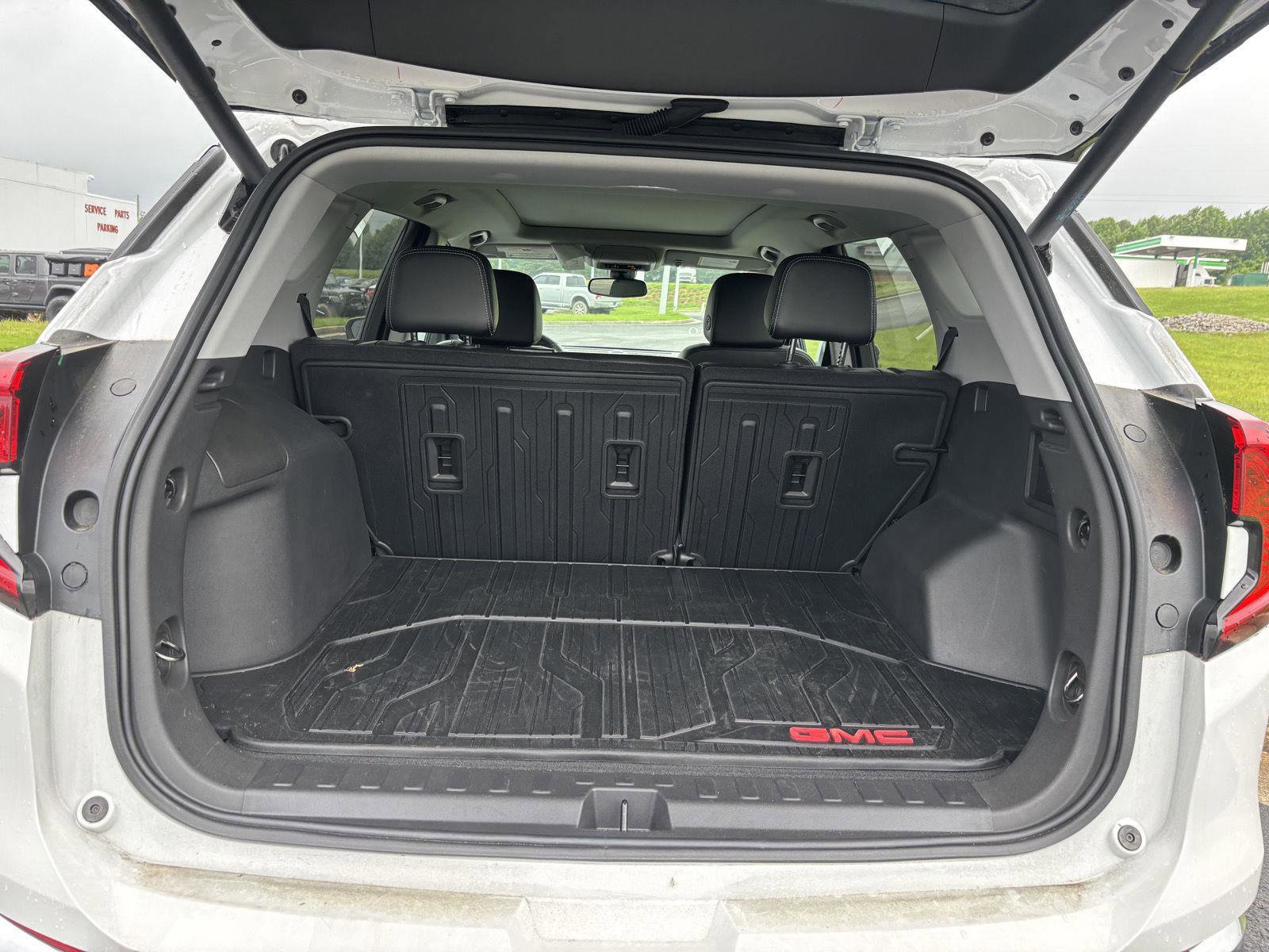 Certified 2024 GMC Terrain SLT w/ Infotainment Package II image 20