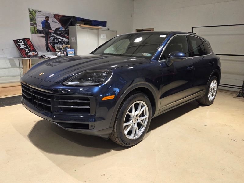 Used 2024 Porsche Cayenne AWD/4WD image 3