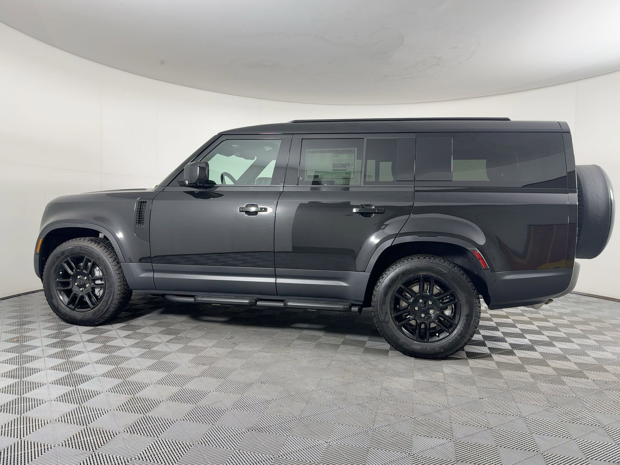 New 2026 Land Rover Defender 130 S AWD/4WD image 2