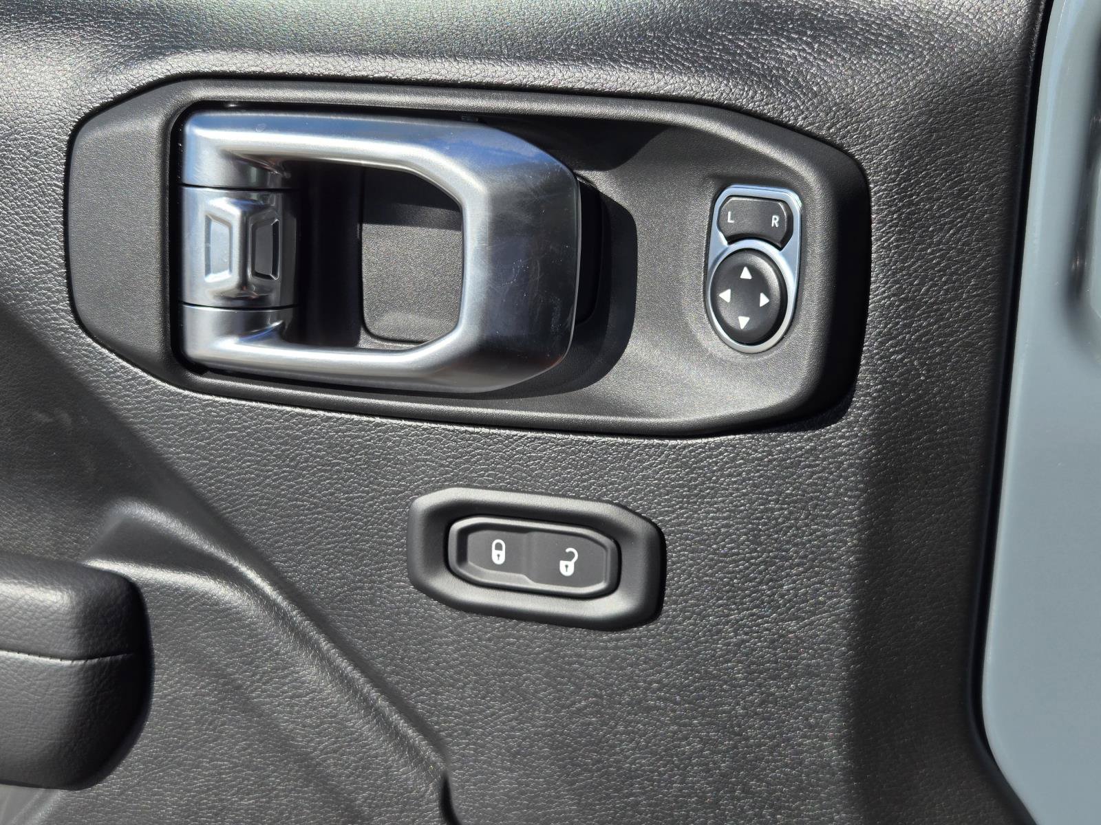 New 2026 Jeep Gladiator Sport AWD/4WD image 23