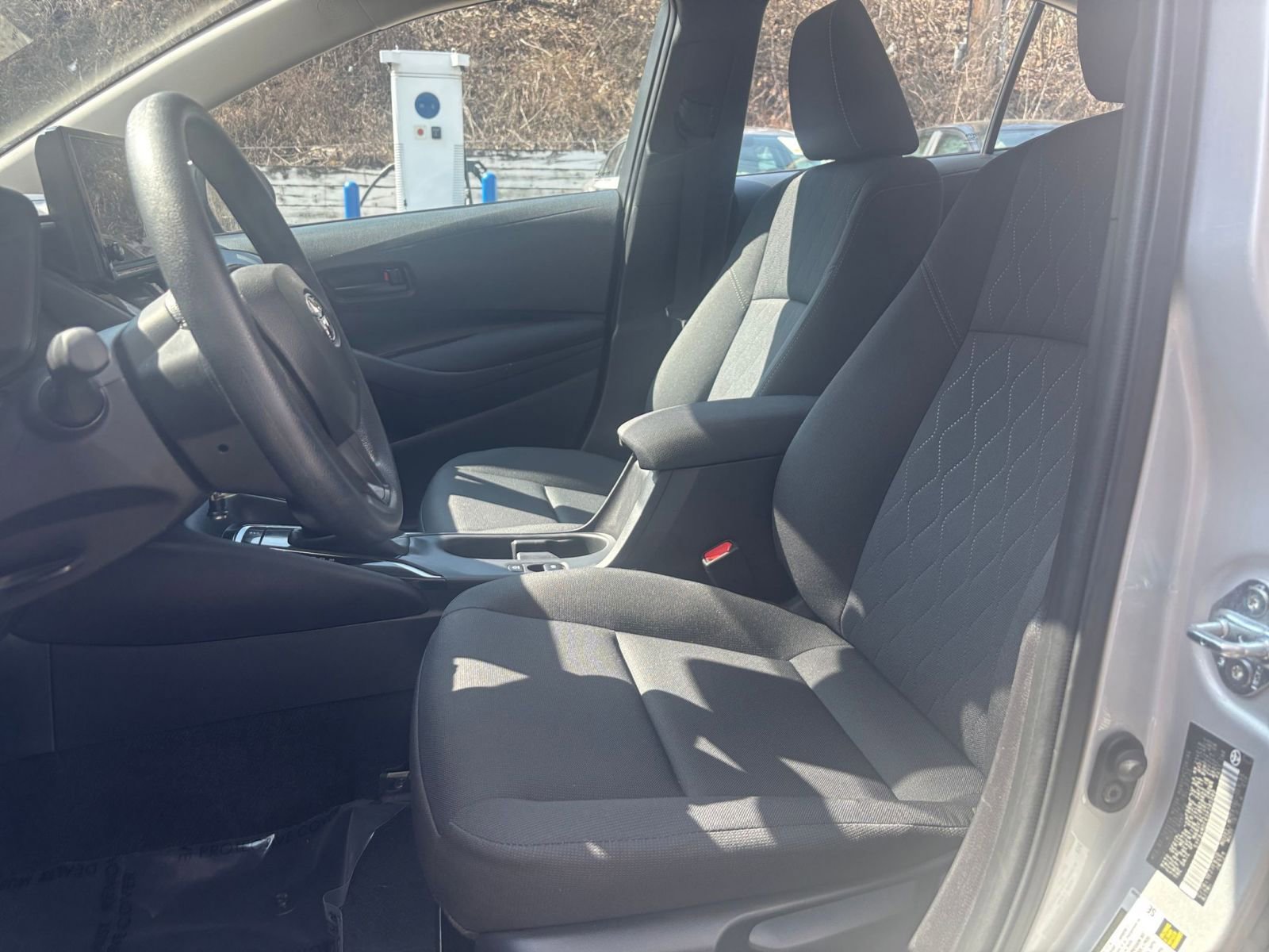 Used 2025 Toyota Corolla LE image 35