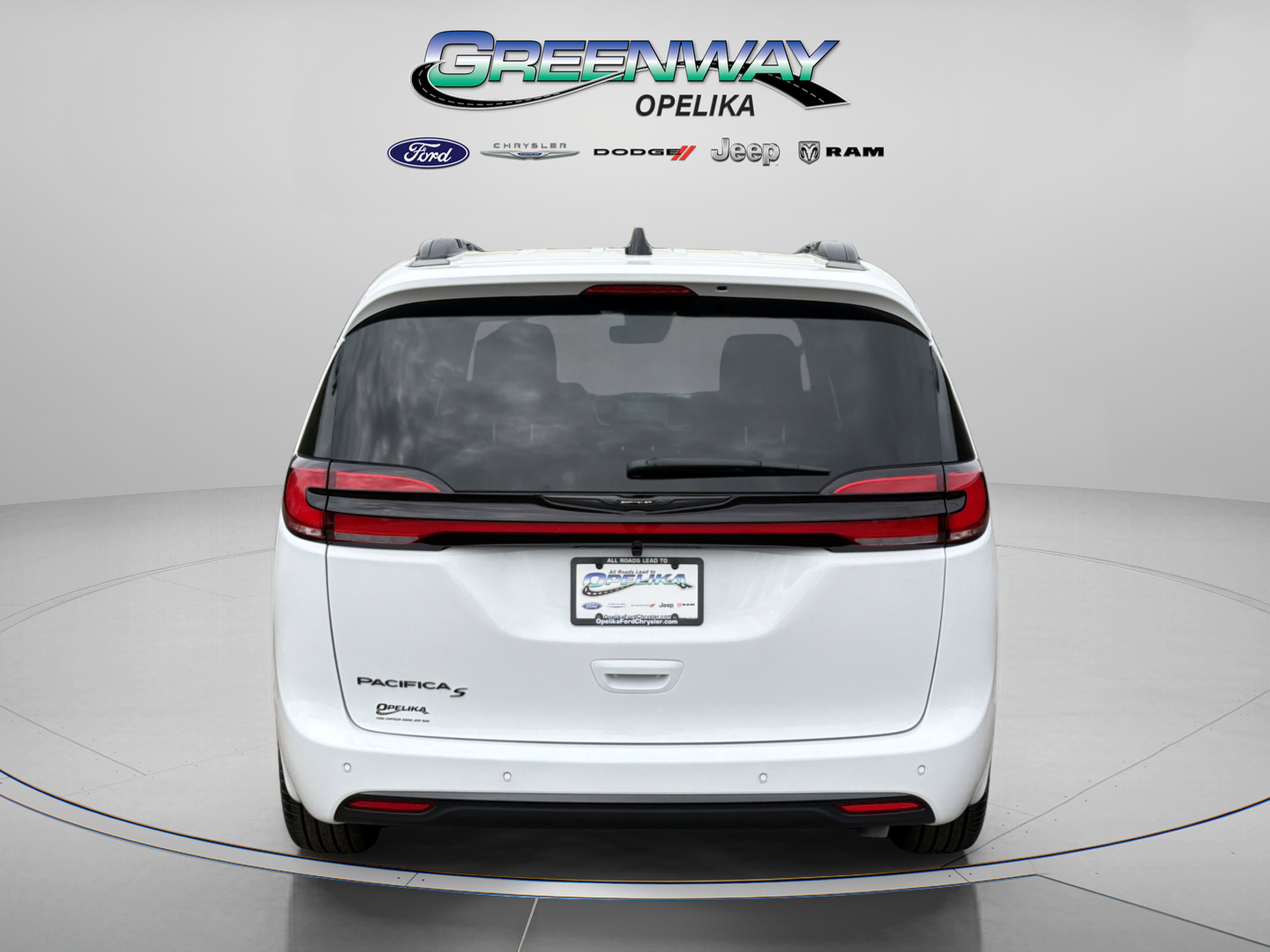 New 2026 Chrysler Pacifica Select image 6