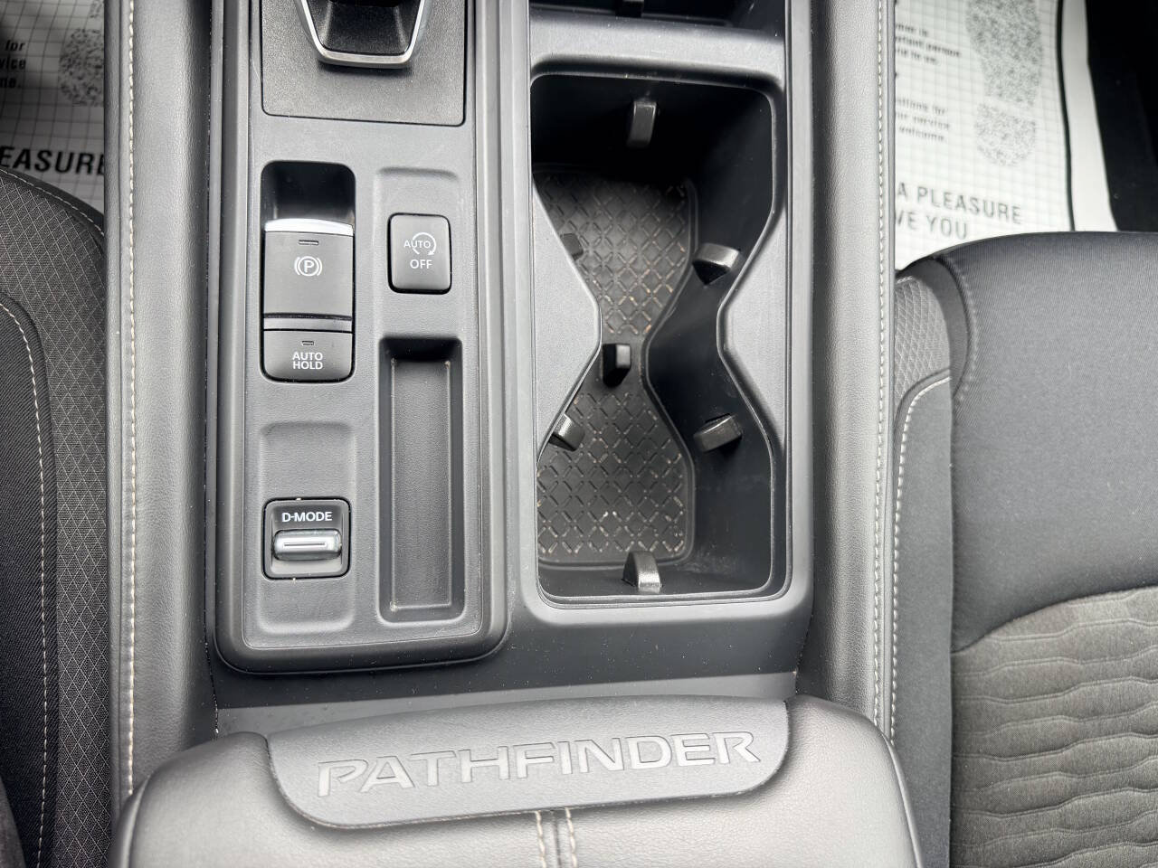 Used 2025 Nissan Pathfinder S FWD image 47