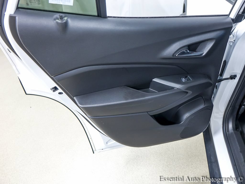 Used 2025 Chevrolet Trax LT w/ LT Convenience Package FWD image 19