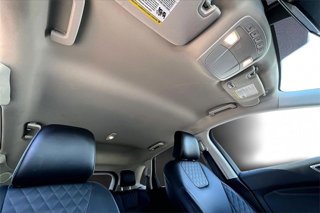 Used 2024 Ford Edge Titanium image 17