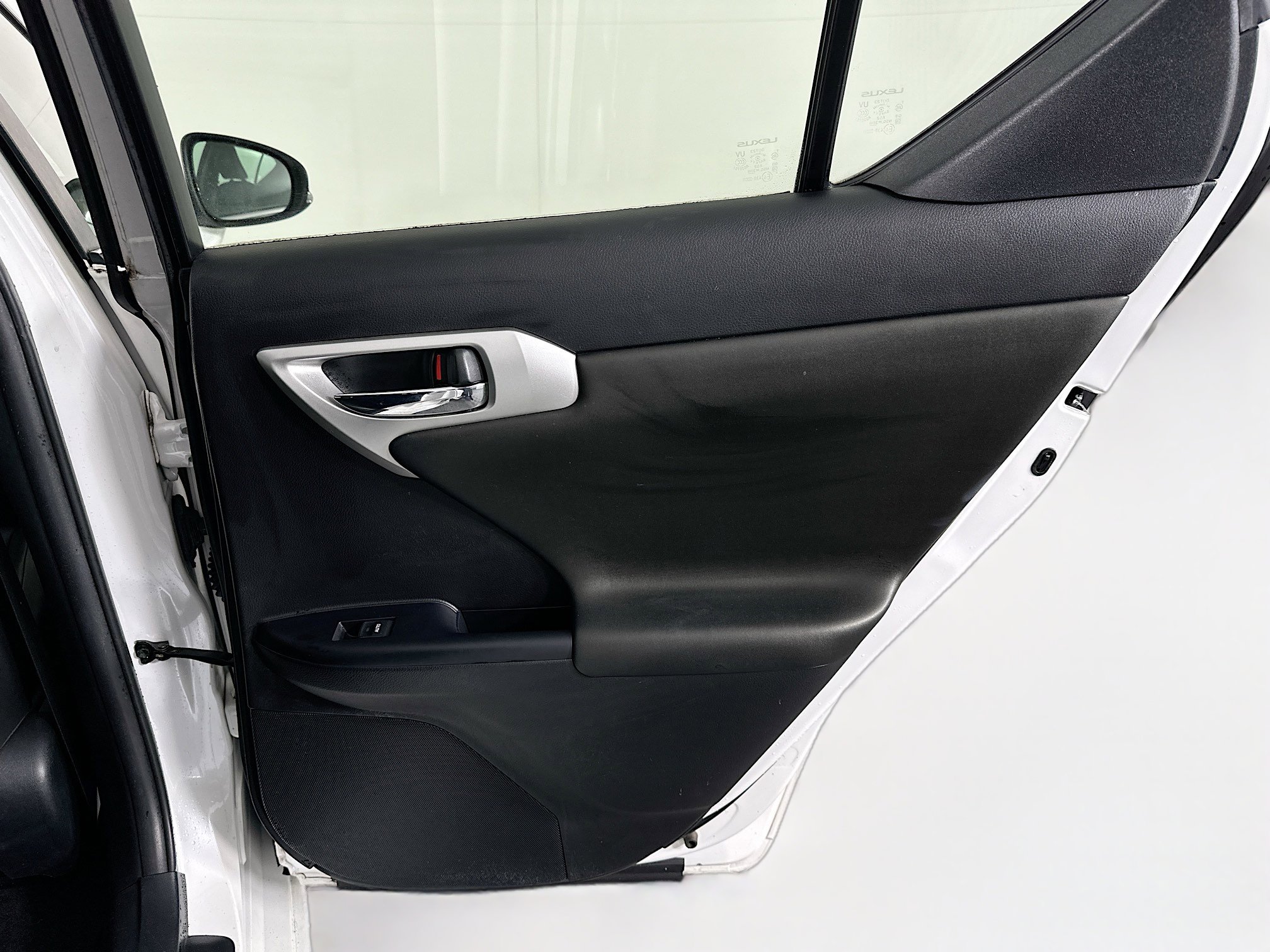 Used 2011 Lexus CT 200h image 31