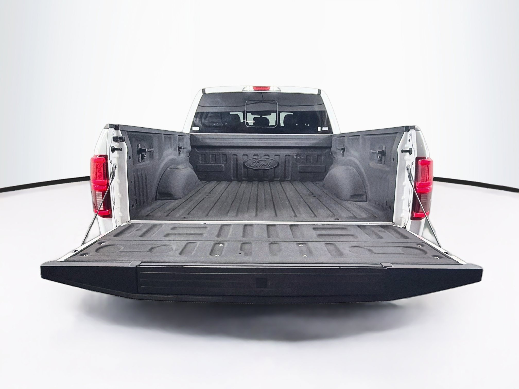 Used 2018 Ford F150 Lariat w/ Equipment Group 502A Luxury AWD/4WD image 30