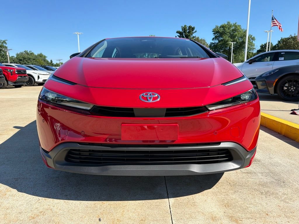 Used 2024 Toyota Prius LE FWD image 2