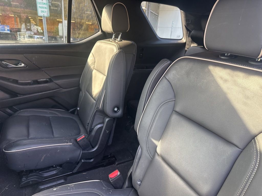 Used 2023 Chevrolet Traverse Premier image 14