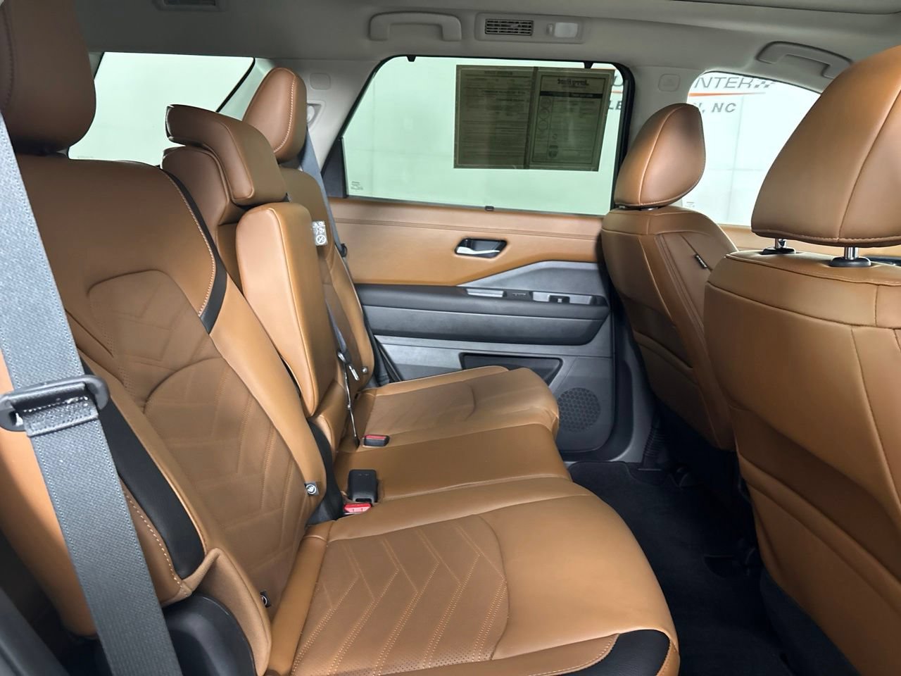 Used 2025 Nissan Pathfinder Platinum w/ Cargo Package FWD image 31