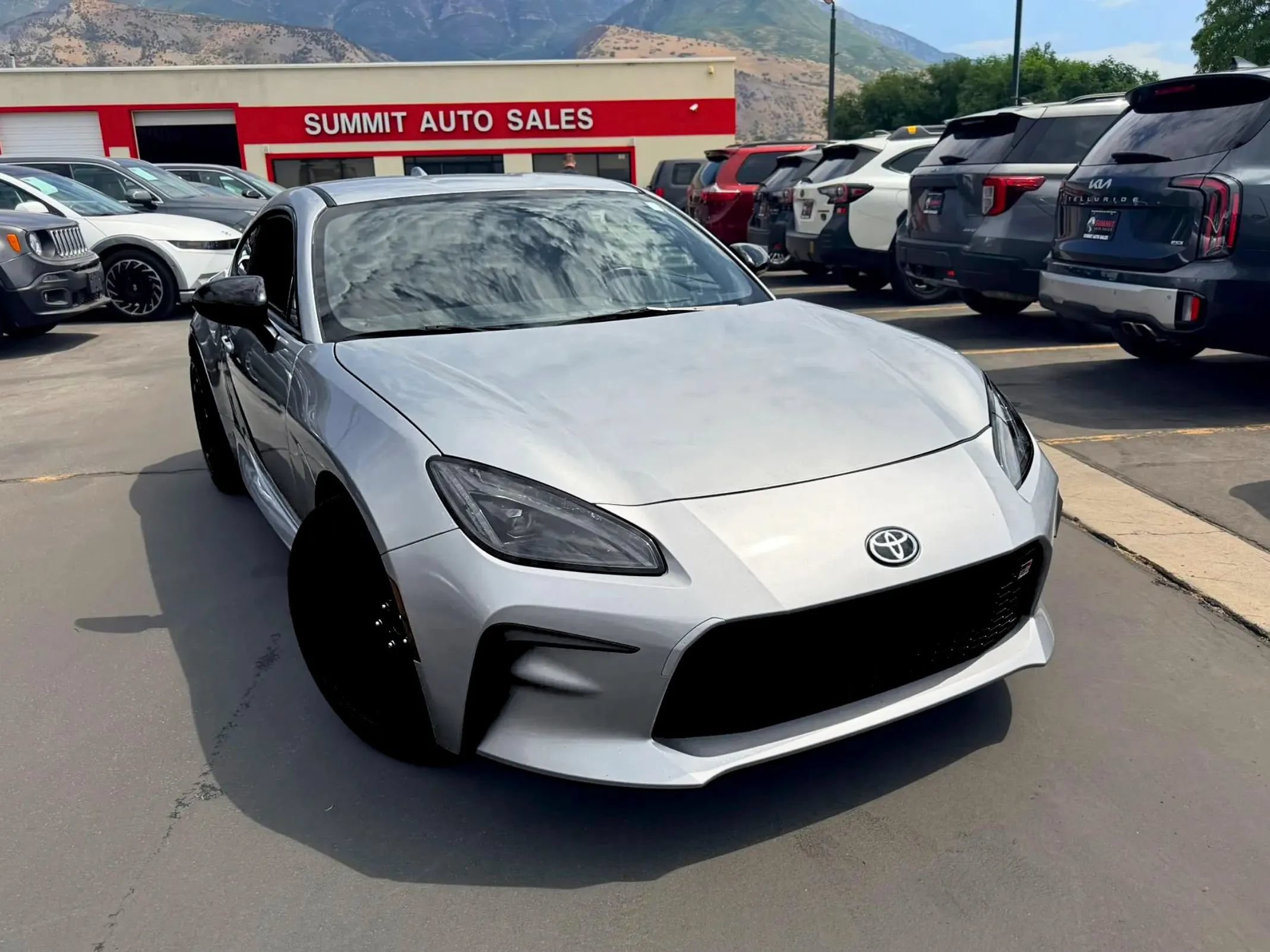 Used 2023 Toyota GR86 w/ ALL Weather Mat Package (TMS) RWD image 2