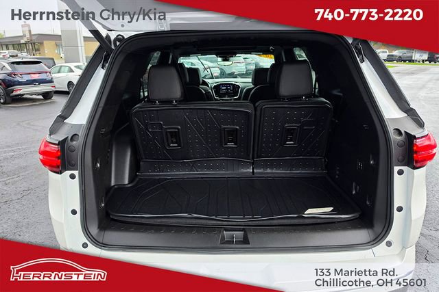 Used 2024 Chevrolet Traverse High Country image 32