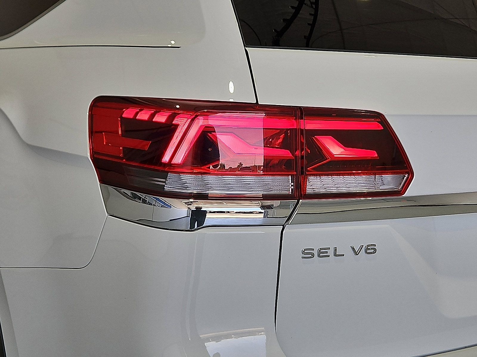 Certified 2021 Volkswagen Atlas SEL Premium AWD/4WD image 7