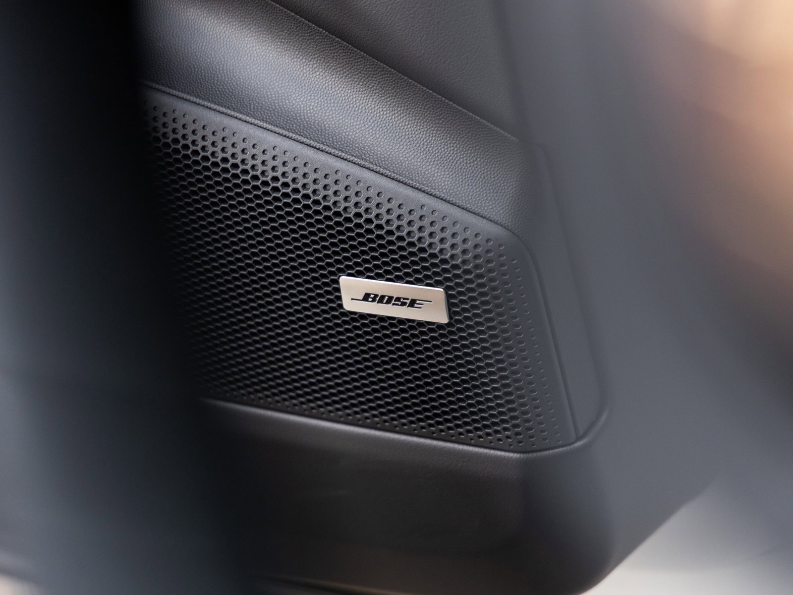 Used 2025 Porsche Macan 4S Electric image 22