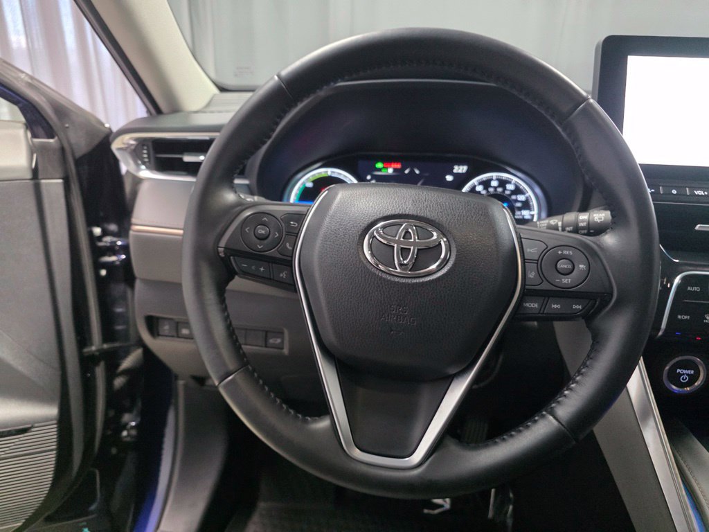 Used 2023 Toyota Venza XLE AWD/4WD image 10
