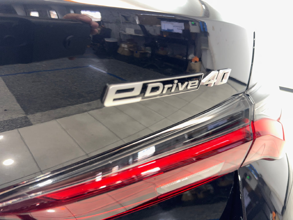 Used 2025 BMW i4 eDrive40 w/ Premium Package RWD image 26