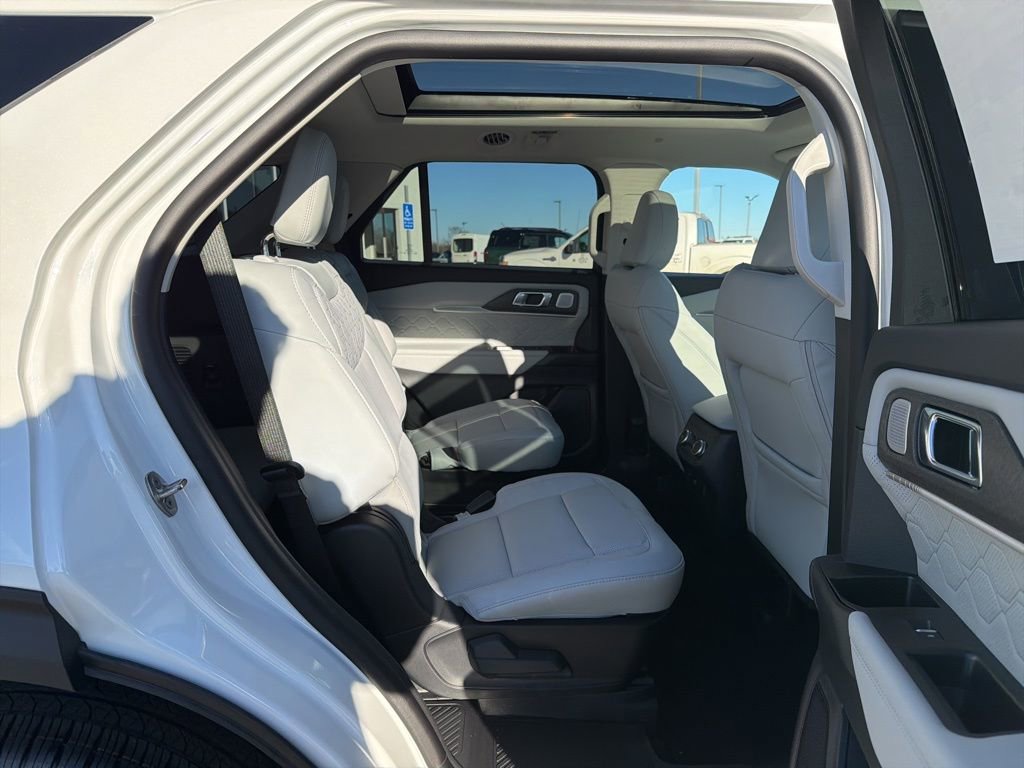New 2026 Ford Explorer Platinum w/ LUX Leather Package image 18