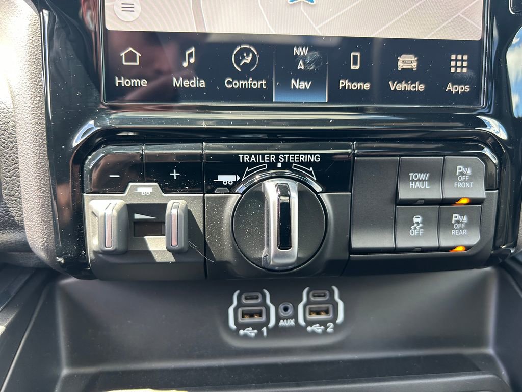 Used 2023 RAM 1500 Laramie AWD/4WD image 15