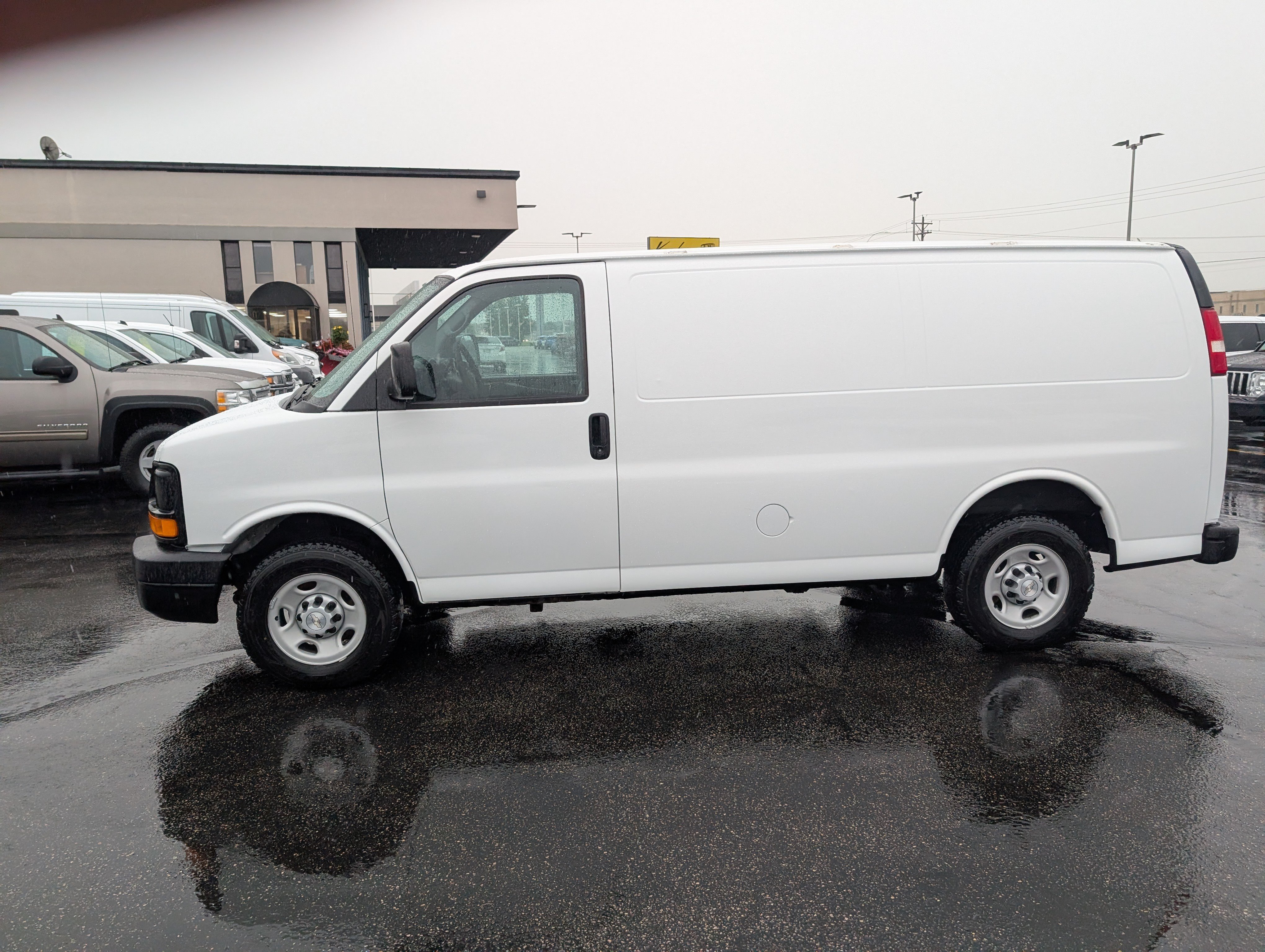 Used 2004 Chevrolet Express 2500 RWD image 5