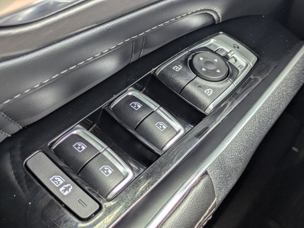 Used 2023 Kia Sorento SX image 28