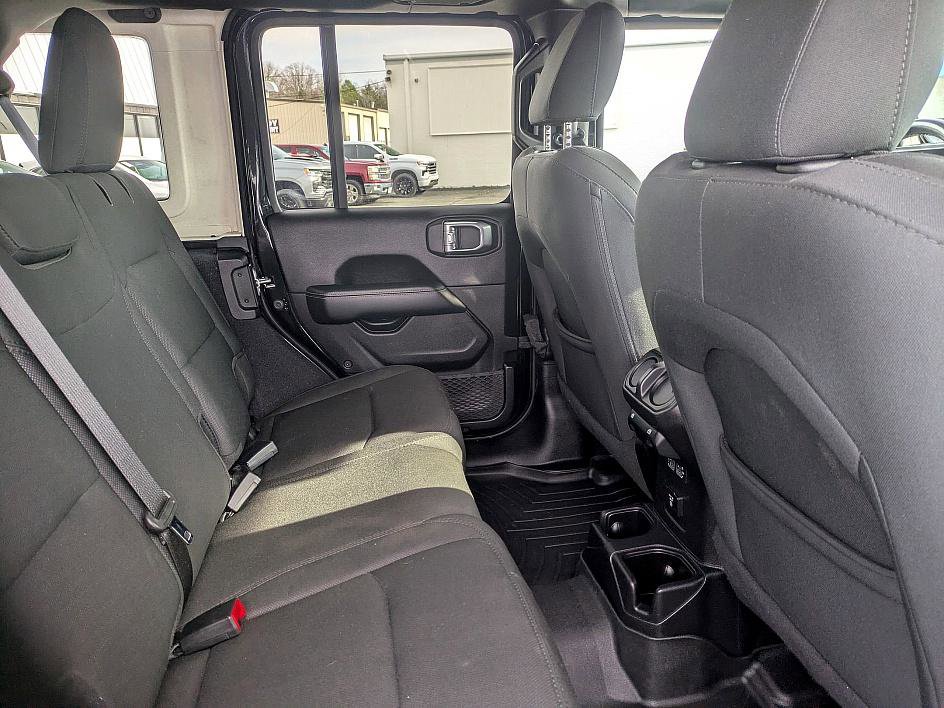 Used 2019 Jeep Wrangler Unlimited Sahara w/ Safety Group image 24