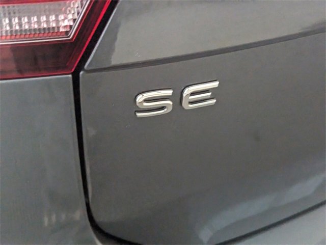 Certified 2022 Volkswagen Tiguan SE w/ Panoramic Sunroof Package image 11