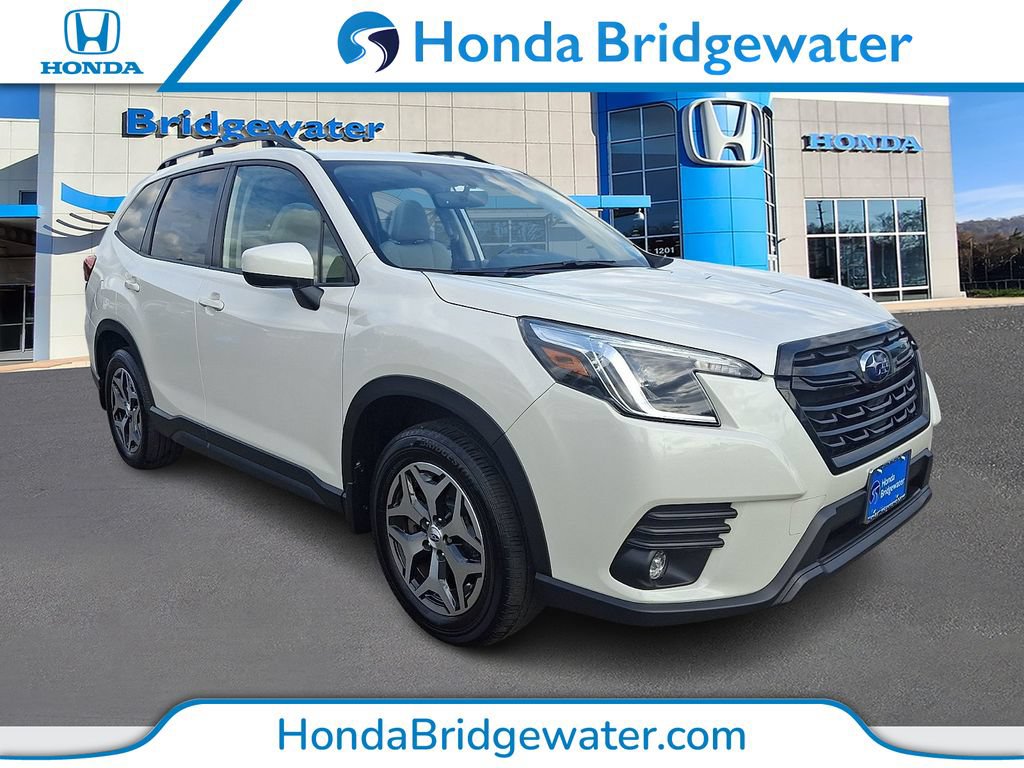 Used 2024 Subaru Forester Premium AWD/4WD image 1