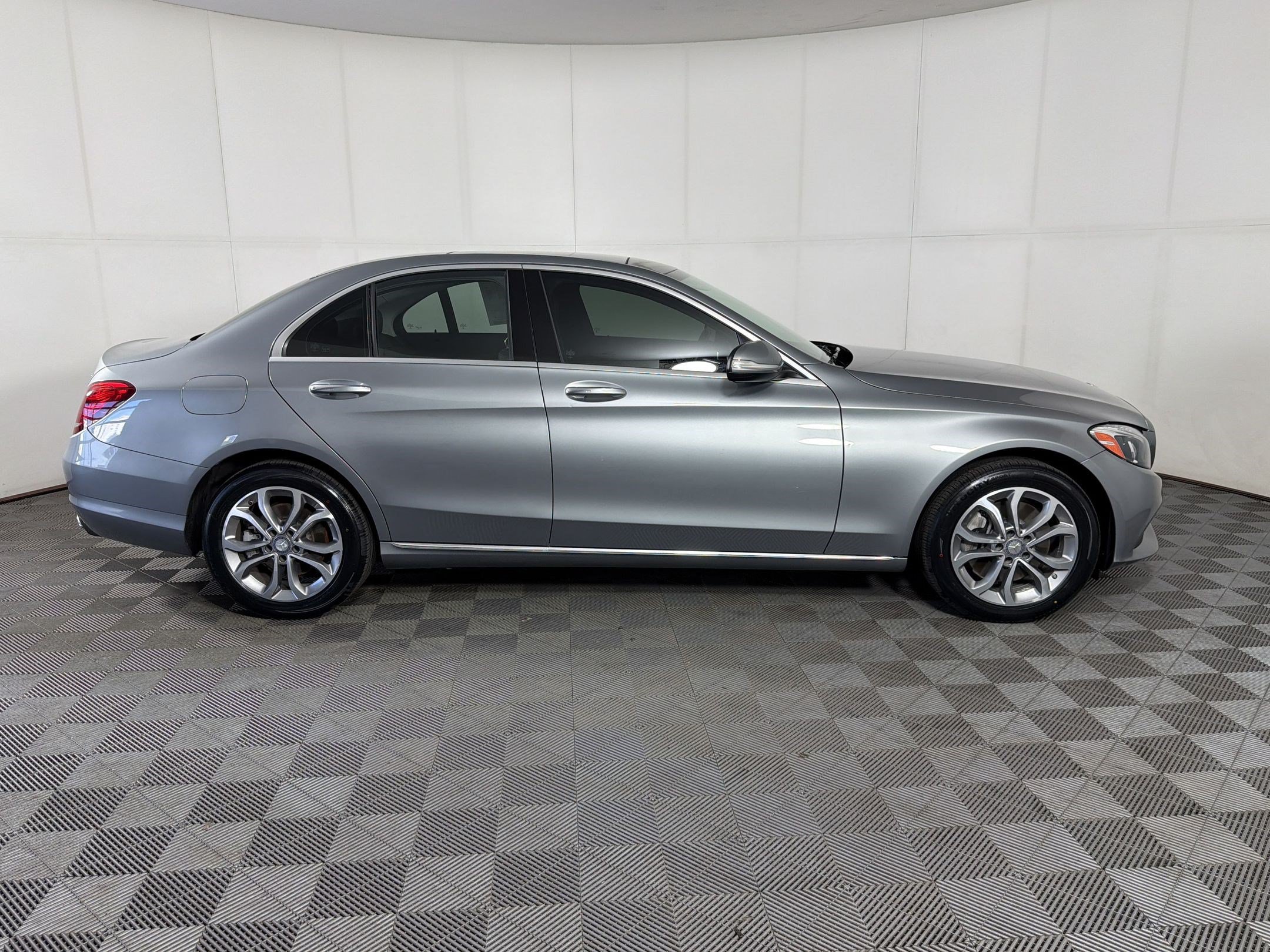 Used 2015 Mercedes-Benz C 300 4MATIC Sedan image 8