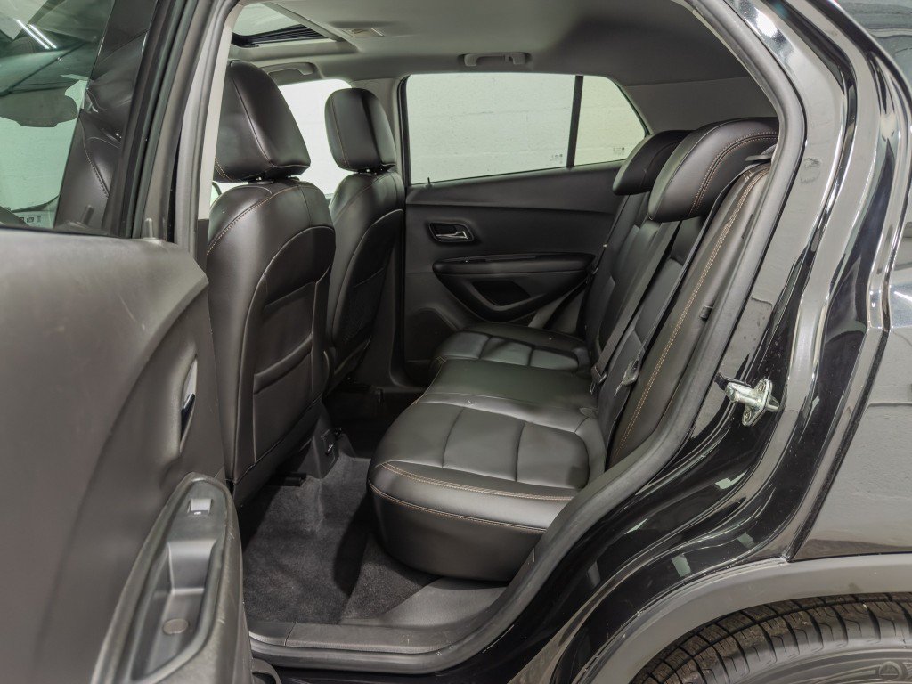 Used 2020 Chevrolet Trax Premier FWD image 16