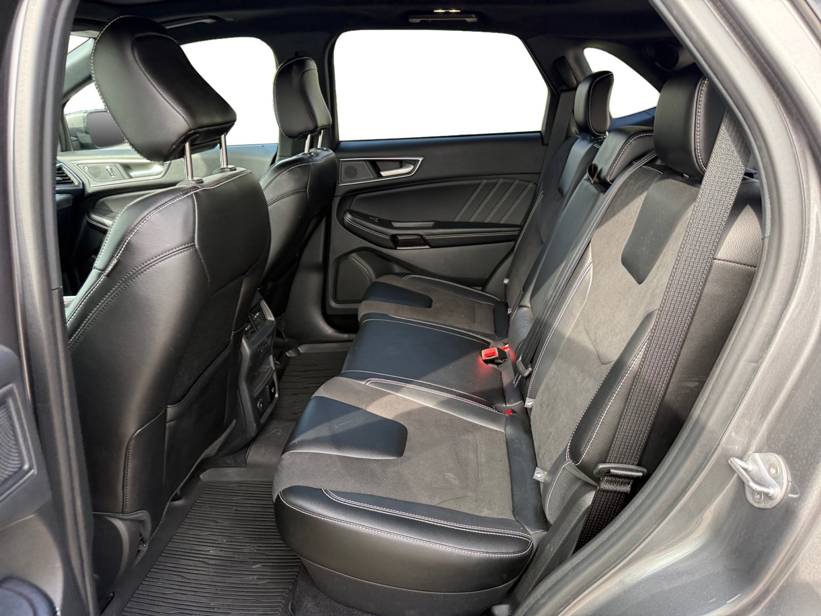 Used 2023 Ford Edge ST w/ Equipment Group 401A AWD/4WD image 16