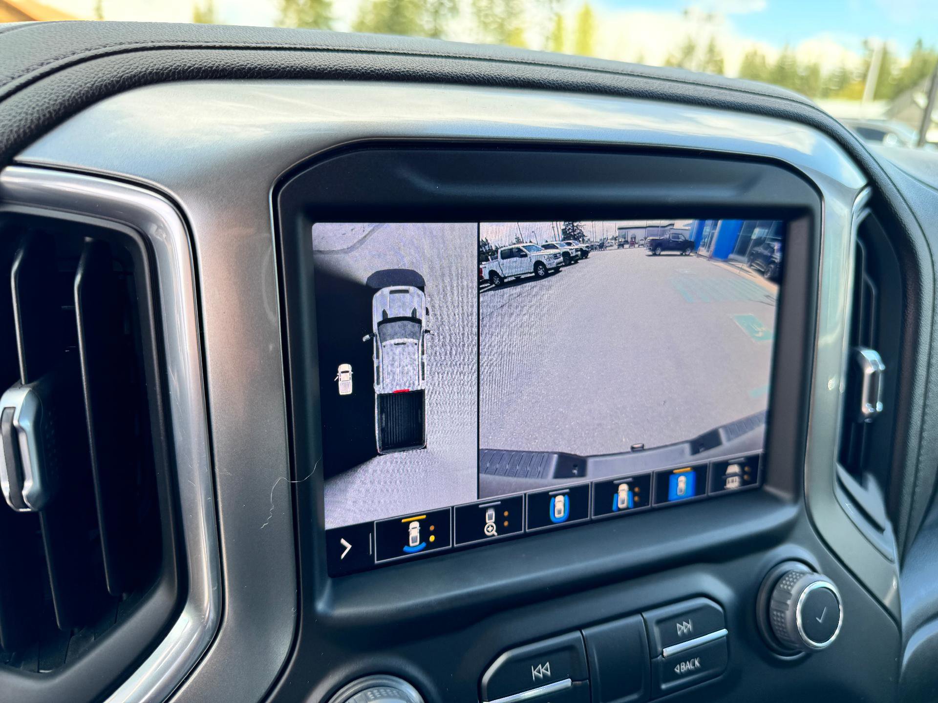Used 2022 Chevrolet Silverado 2500 LTZ w/ LTZ Plus Package AWD/4WD image 34